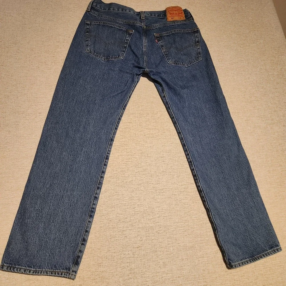 Levi's 501 Original Fit Jeans Mens 35x30 Blue Denim Button Fly Straight Leg